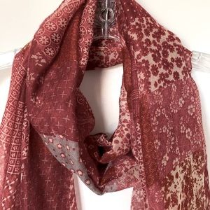 Breezy Tassel-trimmed Scarf